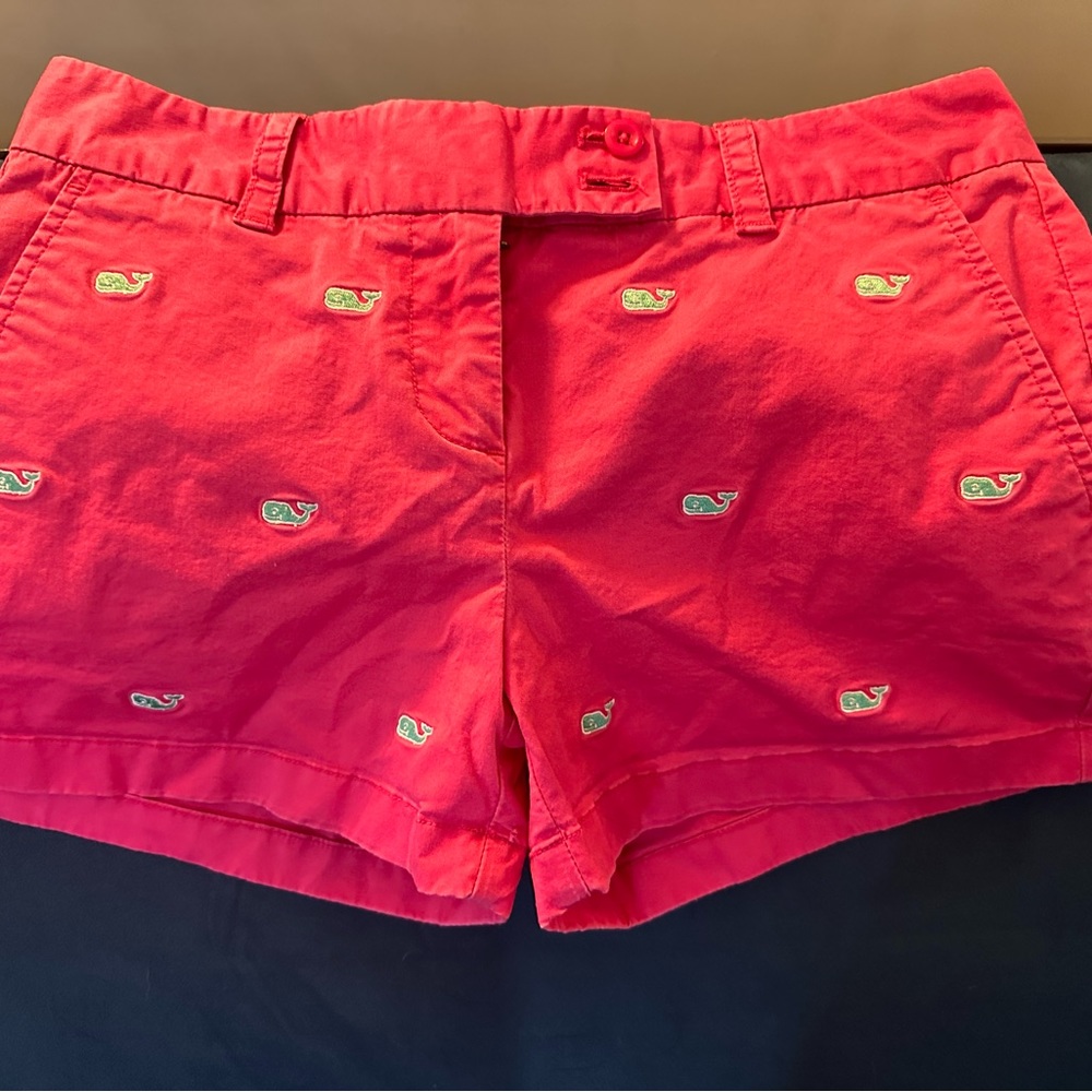 Vineyard Vines whale Shorts never worn in new condition size 4